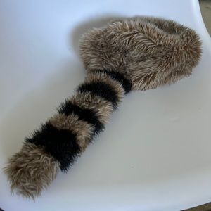 vtg Disneyland Canada pavilion raccoon hat kids